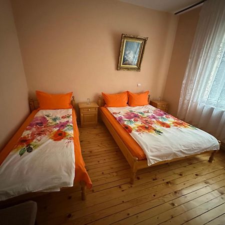 Velkovski Guest House Hisarya Ngoại thất bức ảnh