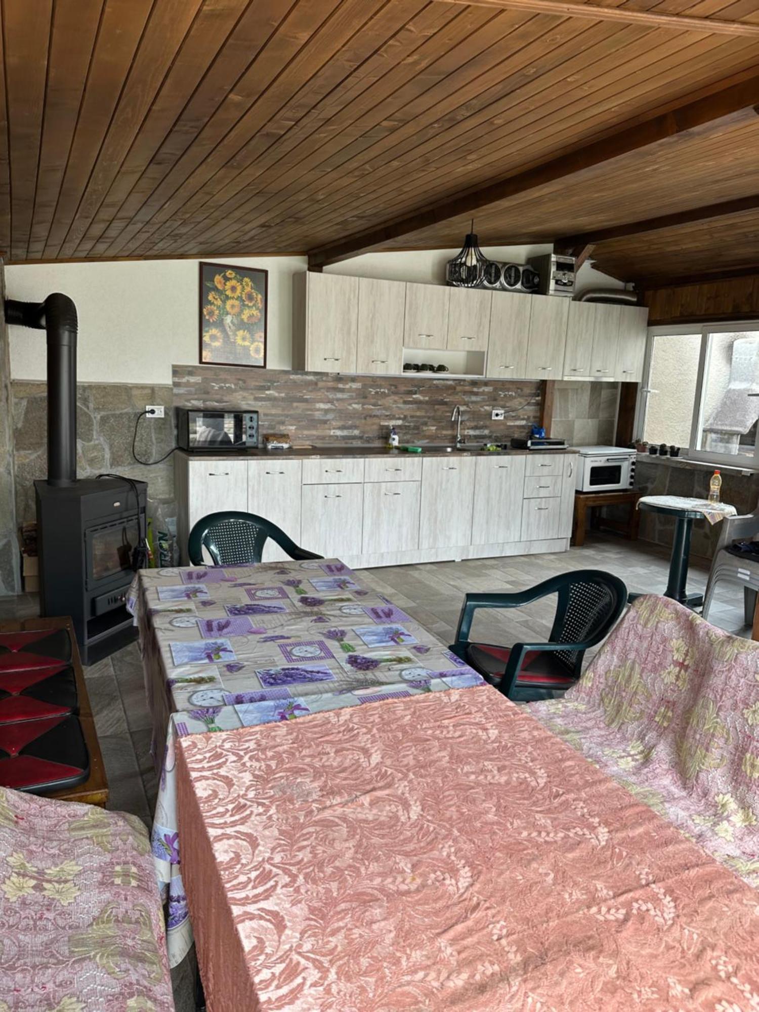 Velkovski Guest House Hisarya Ngoại thất bức ảnh