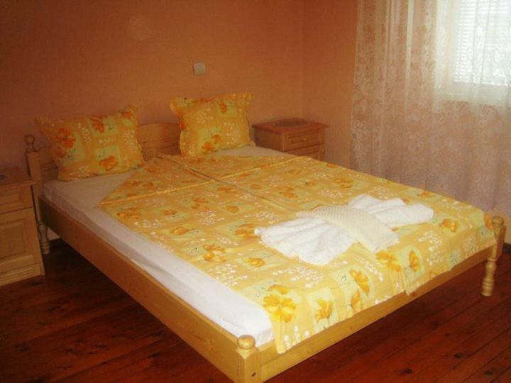 Velkovski Guest House Hisarya Ngoại thất bức ảnh