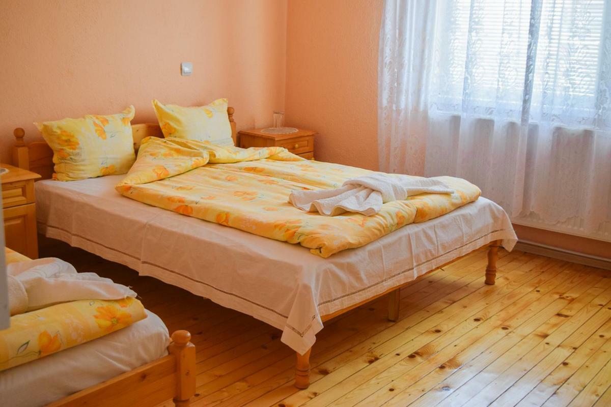 Velkovski Guest House Hisarya Ngoại thất bức ảnh