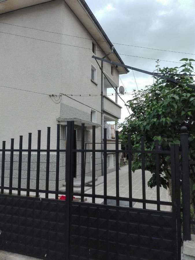 Velkovski Guest House Hisarya Phòng bức ảnh